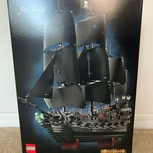 LEGO Jack Parrow Pirate Ship Building Set